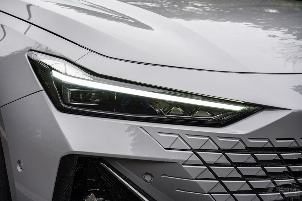 �xӰ��R-styleِ����߀���L��UNI-V 1.5T��