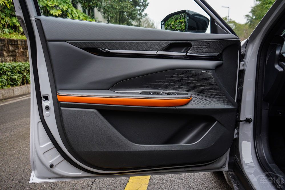 �xӰ��R-styleِ����߀���L��UNI-V 1.5T��