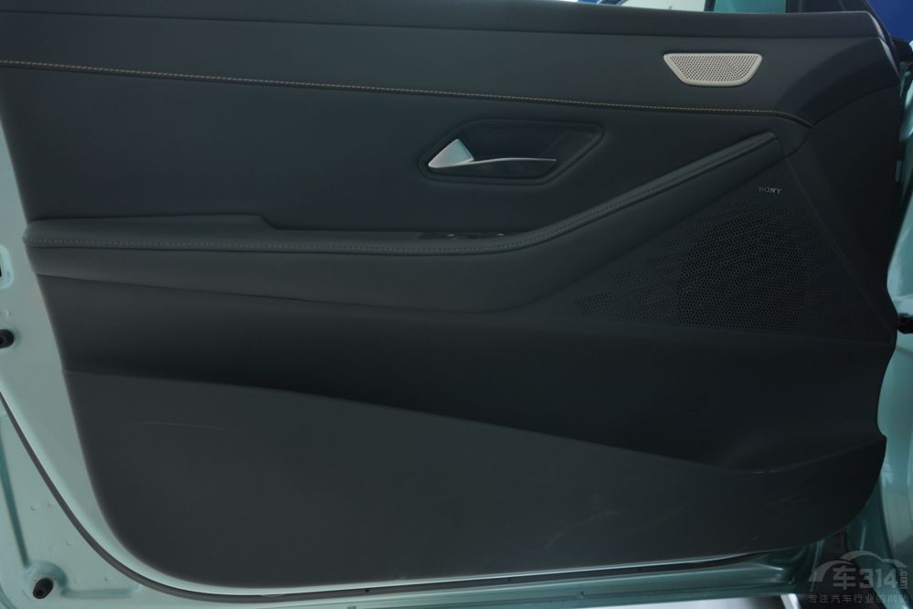 ����С���� ���{(l��n)SL03�͆���D60EV�l����(qi��ng)��