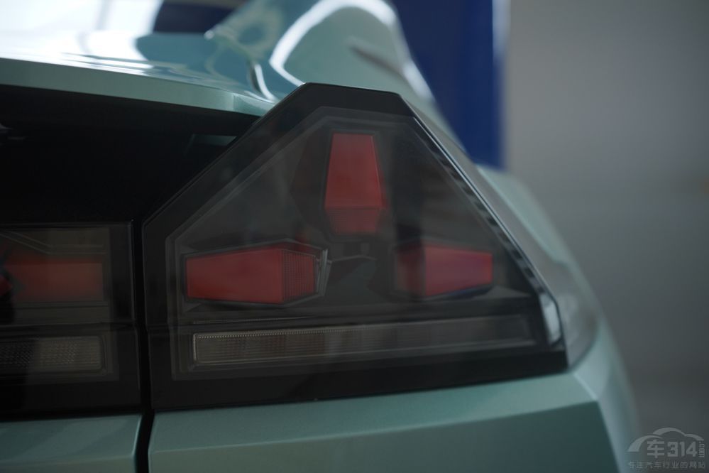 ����С���� ���{(l��n)SL03�͆���D60EV�l����(qi��ng)��