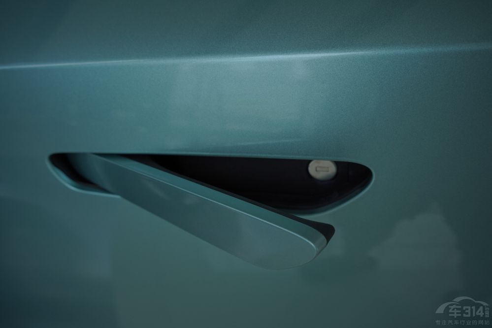 ����С���� ���{(l��n)SL03�͆���D60EV�l����(qi��ng)��