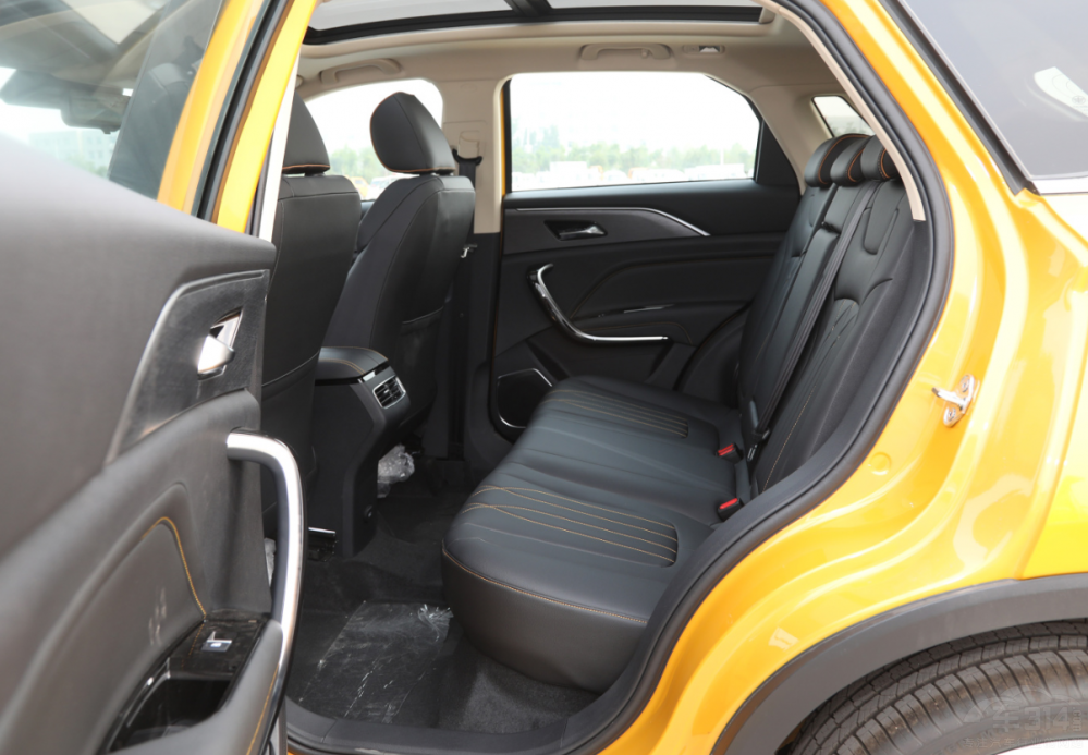 為何說(shuō)奔騰T77 PRO是年輕人的第一款SUV 為何說(shuō)奔騰T77 PRO是年輕人的第一款SUV