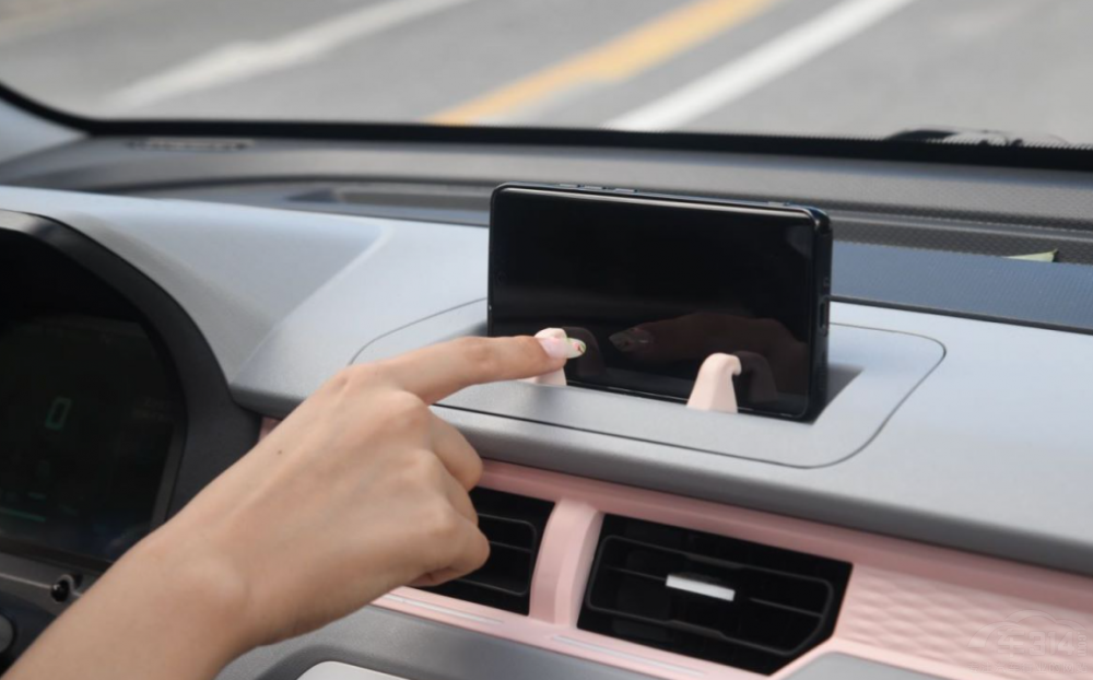 ����QQ����ܺͺ��MINI EV�lֵ��һ����