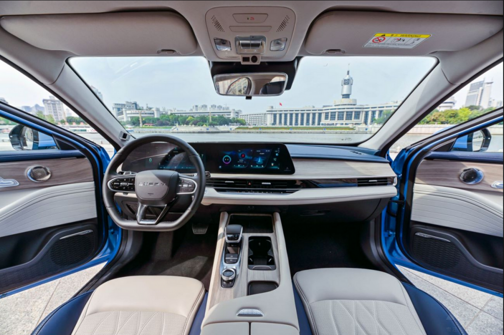 奇瑞汽車艾瑞澤8:一個(gè)合格的車圈“卷王” 奇瑞汽車艾瑞澤8:一個(gè)合格的車圈“卷王”