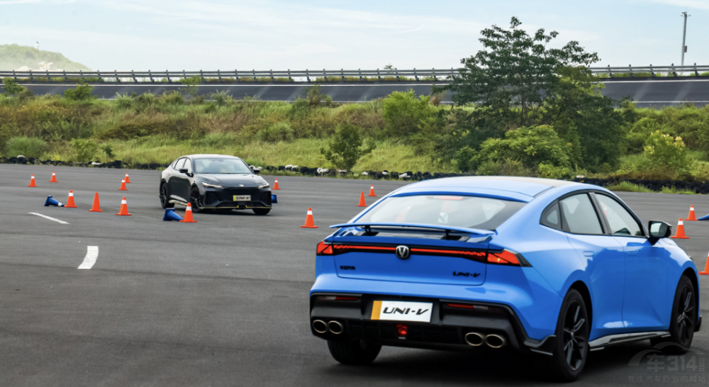 ��ȫ���ǡ������}�� ���x�L��UNI-VӲ�ˌ���