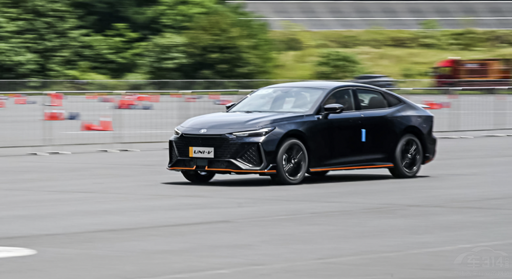 ��ȫ���ǡ������}�� ���x�L��UNI-VӲ�ˌ���