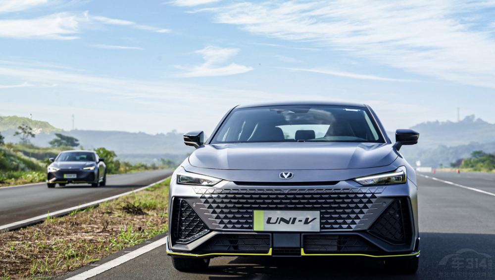 ��ȫ���ǡ������}�� ���x�L��UNI-VӲ�ˌ���