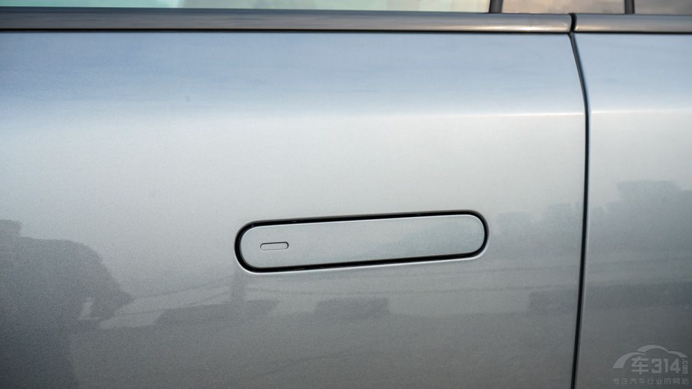 С�iG9��̽�U�� �l���д��ͼ���SUV���x��