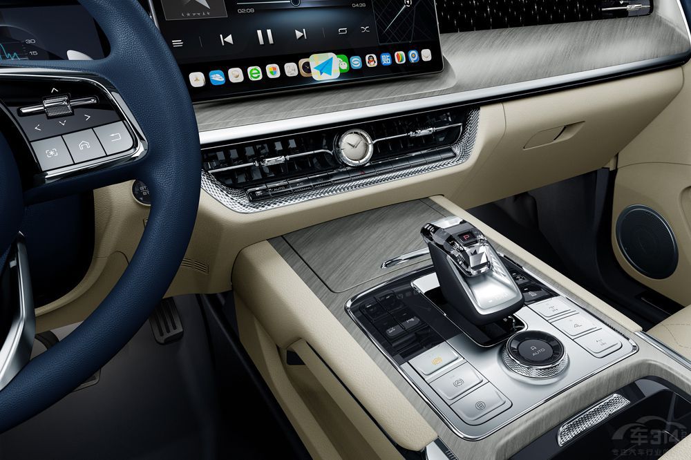 定位一致 風(fēng)格不同 坦克500對(duì)比大眾攬巡 定位一致 風(fēng)格不同 坦克500對(duì)比大眾攬巡