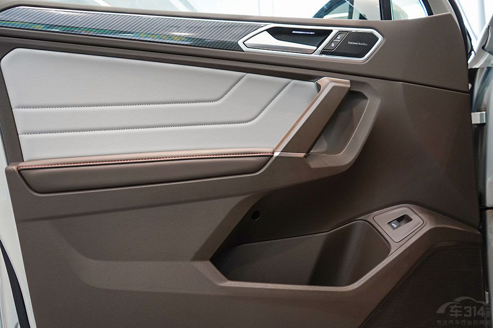 �r���� ����SUV�x�t��HS5߀��;�^L