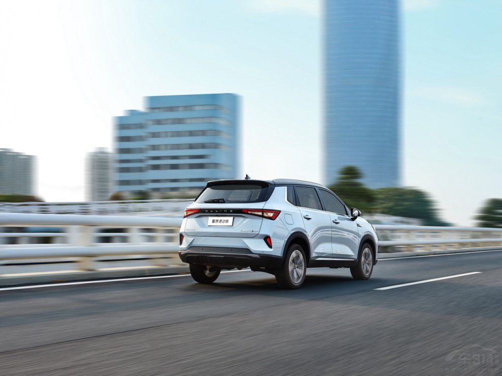 �����ǳ����(d��ng)�桰���ܴ�ȫ��SUV����(bi��o)����(sh��)�N