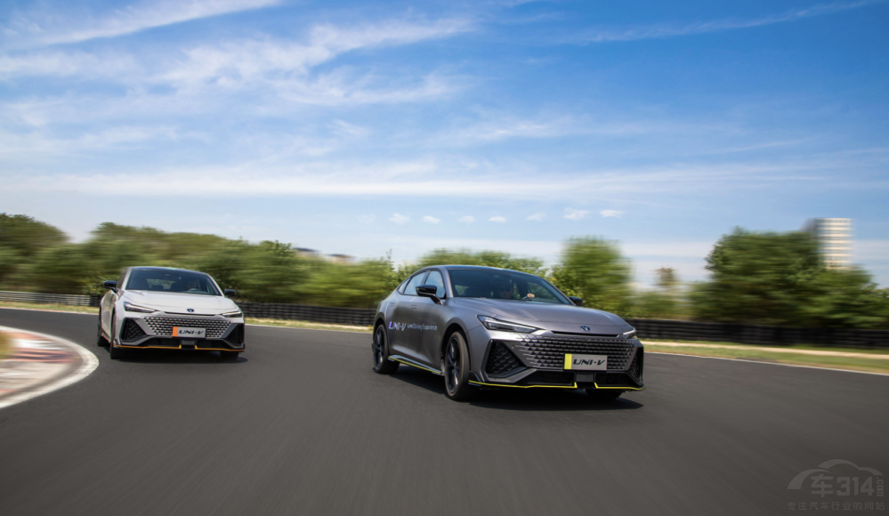 �����I�ܣ��L��UNI-V��˼���l��ֵ���x��