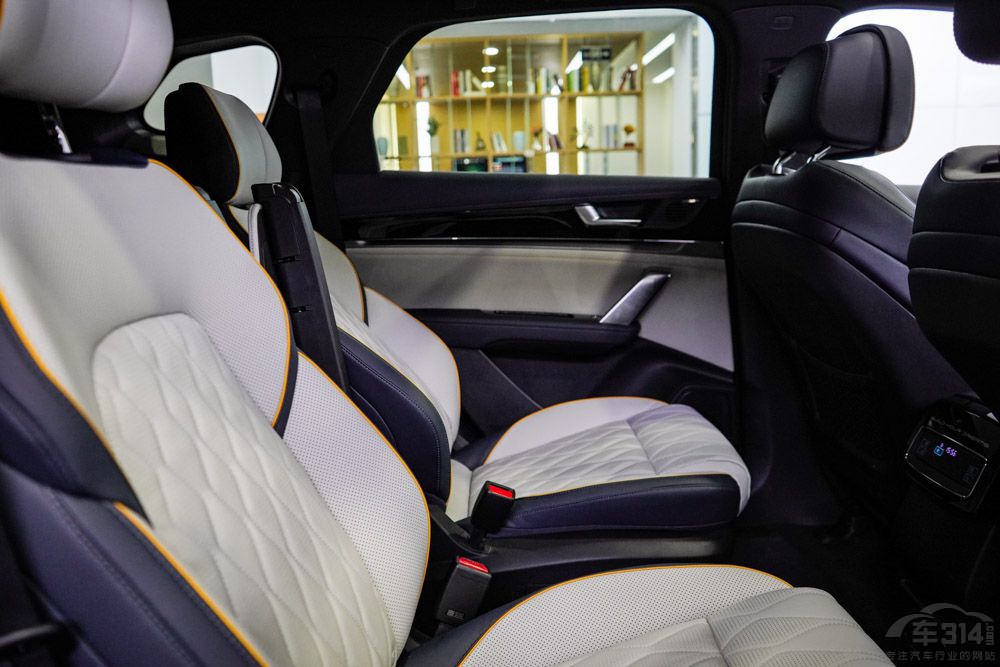 ��EV���Ȇ���M5 EV 30�f�I���܇ԓ�x�l��