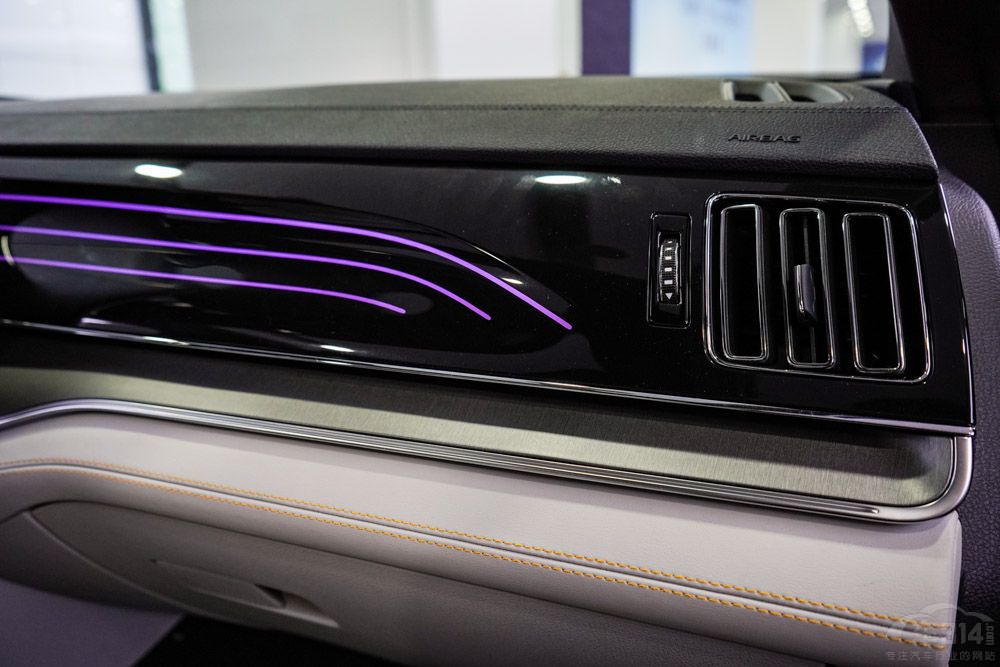 ��EV���Ȇ���M5 EV 30�f�I���܇ԓ�x�l��