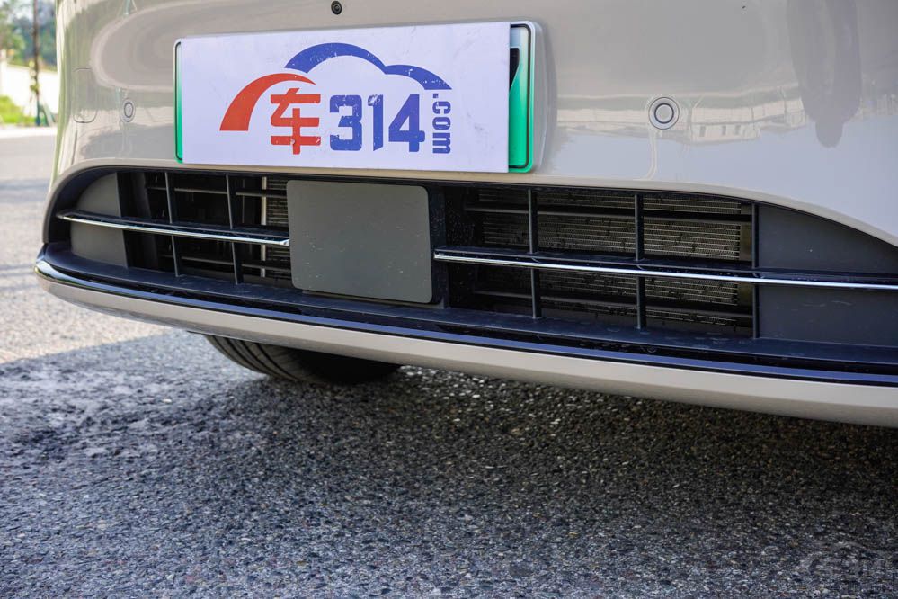 ��EV���Ȇ���M5 EV 30�f�I���܇ԓ�x�l��