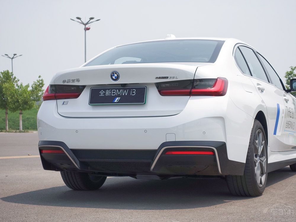 Model 3���r���㲻�㣿��i3��������զ�x��