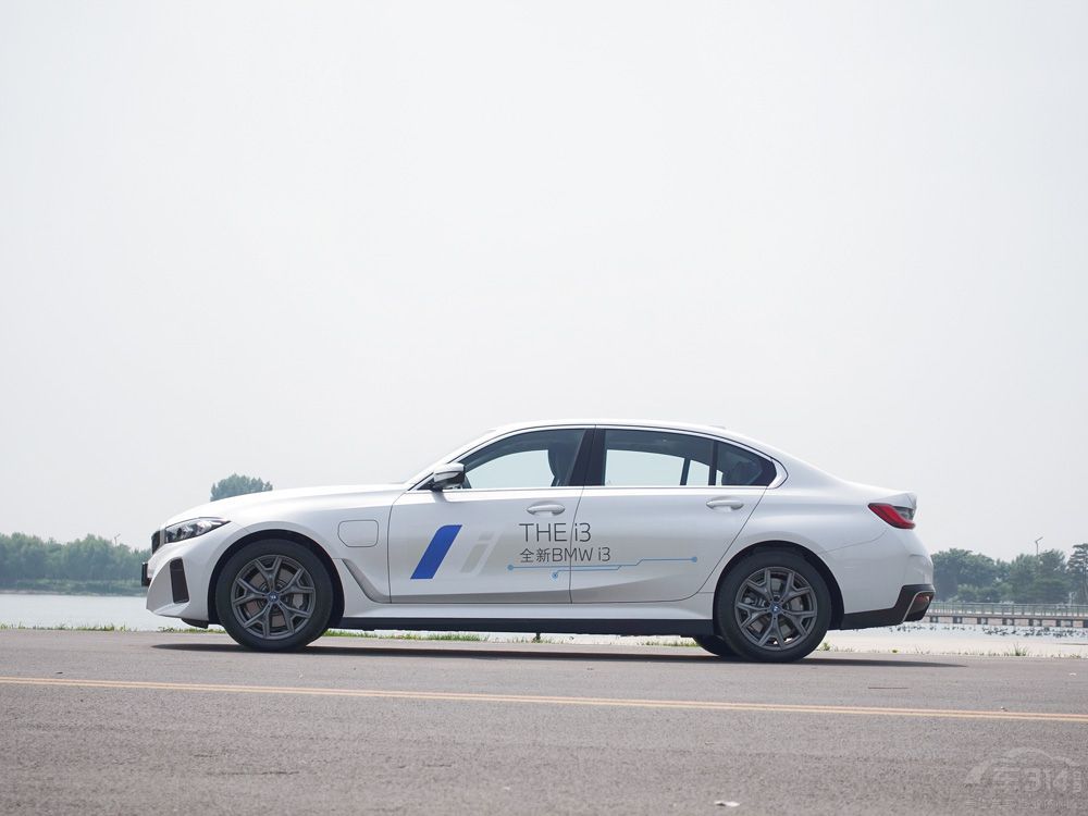 Model 3���r���㲻�㣿��i3��������զ�x��