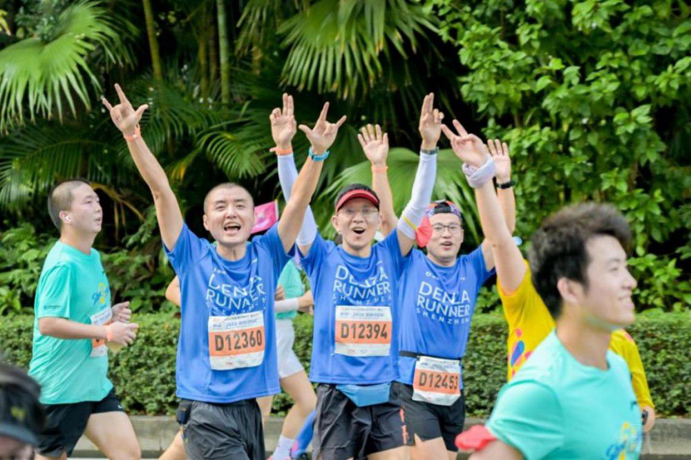 滿電領(lǐng)跑 騰勢D9實力護(hù)航2022深圳馬拉松 滿電領(lǐng)跑 騰勢D9實力護(hù)航2022深圳馬拉松