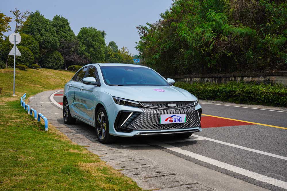 ��PLUS DM-i�͵ۺ�L ����Hi��P�l��������