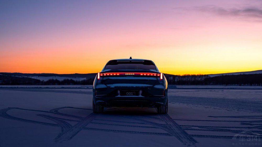 �I�O�001������������ٿ첻�ǘO봵��e