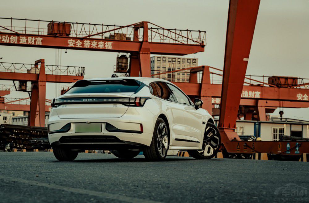 �O�001����Model Y����һ�c����������