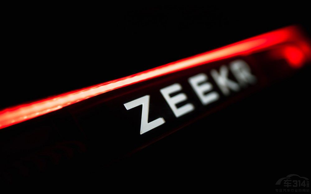 �O�001����Model Y����һ�c����������