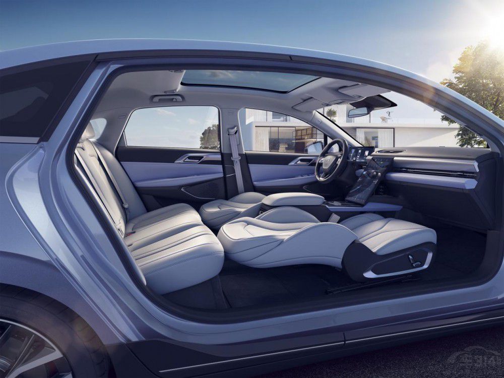 20�f���e���ܼ��I С�iP5��AION S Plus