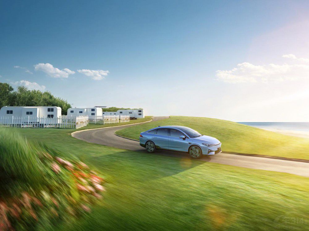 20�f���e���ܼ��I С�iP5��AION S Plus