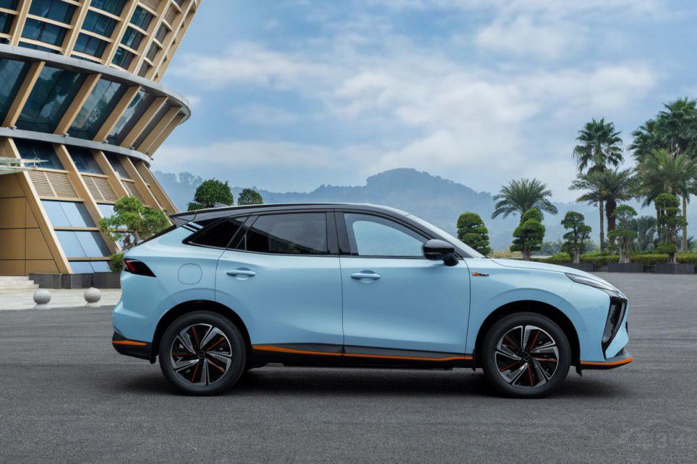 ����f�L(f��ng)��������13�f�����SUV�ռ��ߣ�