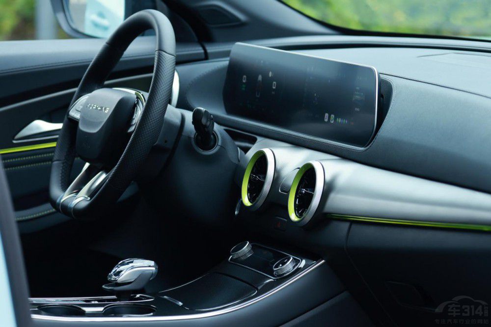 ����f�L(f��ng)��������13�f�����SUV�ռ��ߣ�