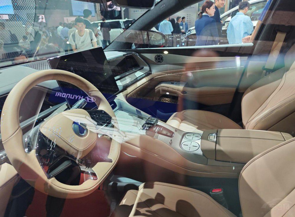 ��Ҫ�\(y��n)��(d��ng)�����Ϻ�܇չ�����P(gu��n)ע���I��SUV