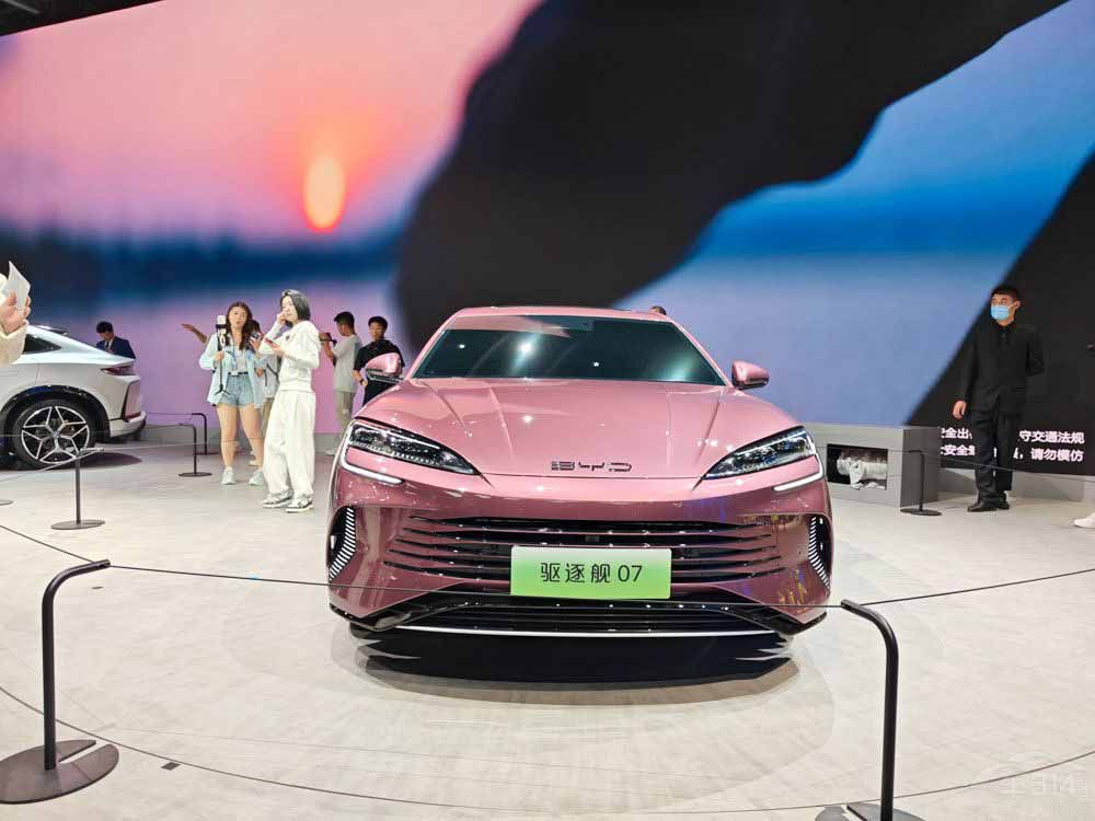 �Ϻ�܇չ�ϵı�����܇ 20��30�fԪզ����