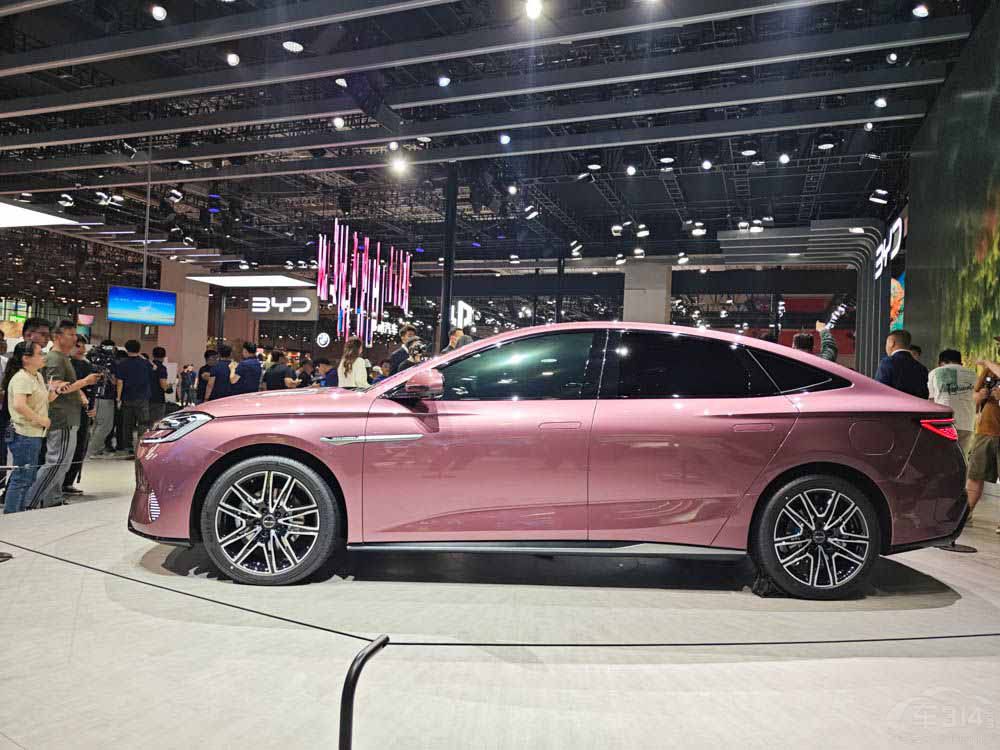 �Ϻ�܇չ�ϵı�����܇ 20��30�fԪզ����