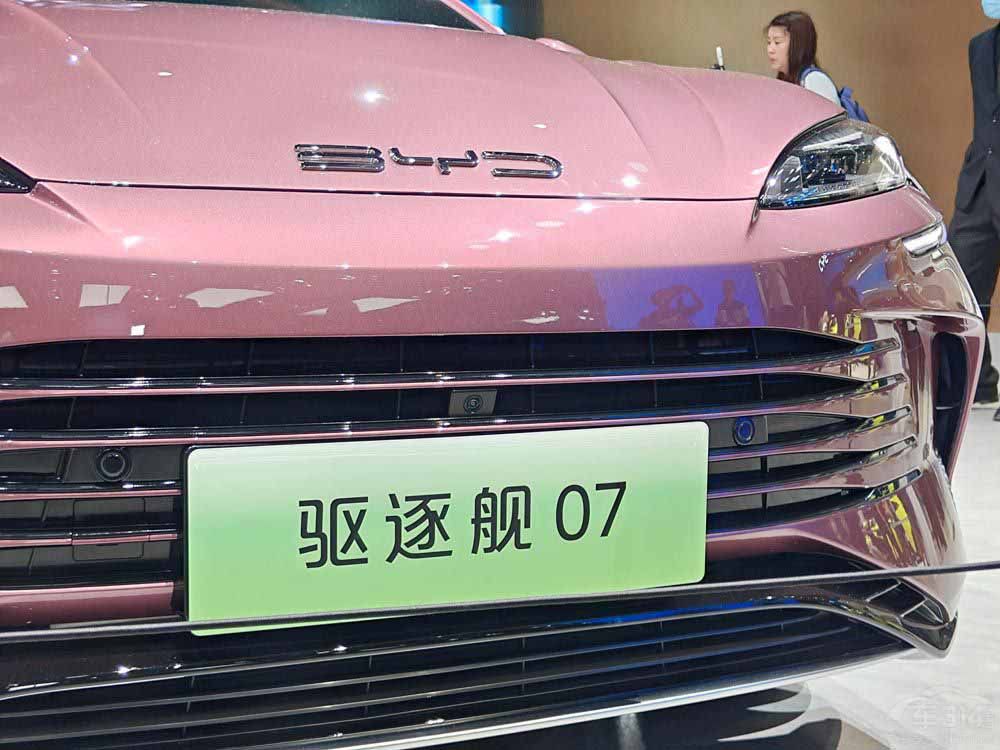 �Ϻ�܇չ�ϵı�����܇ 20��30�fԪզ����