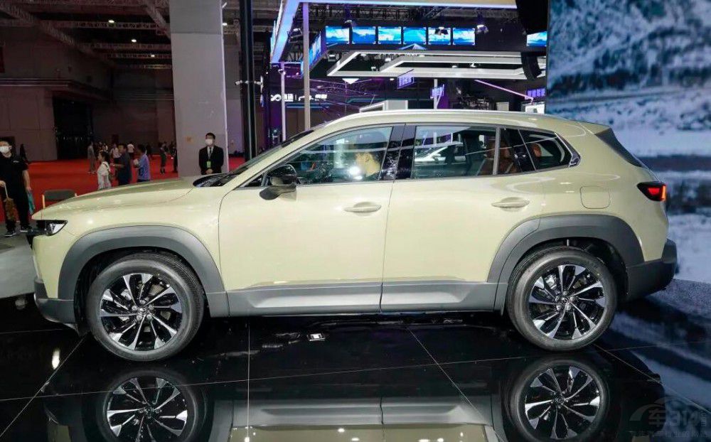 10�f���^�����I �Ϻ�܇չ�ԃr��SUV���]