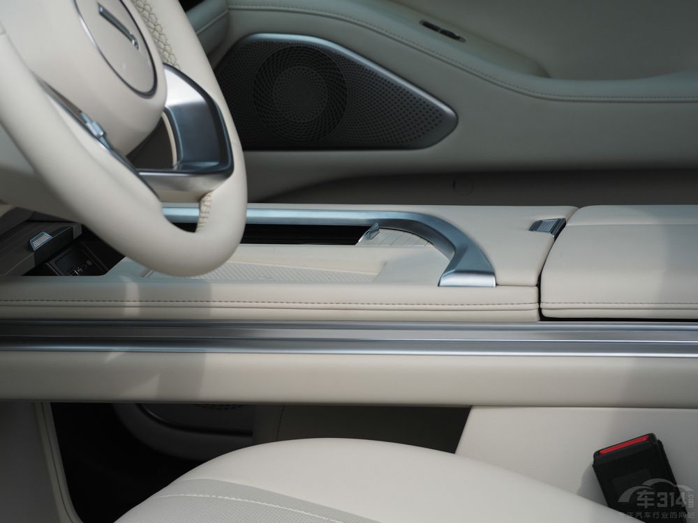 ���̰�܇(ch��)�����x ����L8 ��(du��)���{(l��n)ɽDHT-PHEV