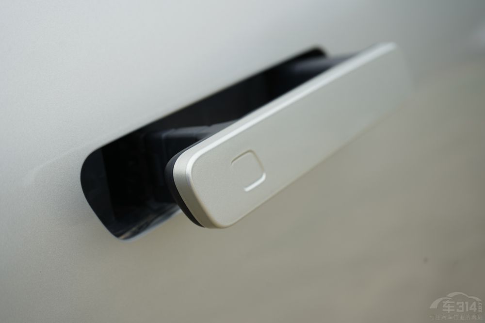 ���̰�܇(ch��)�����x ����L8 ��(du��)���{(l��n)ɽDHT-PHEV