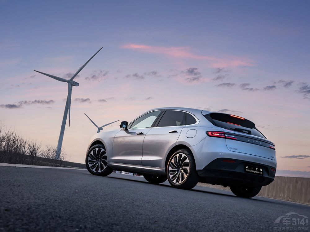 ����U8�I(l��ng)� ������a(ch��n)SUV�P�c �|(zh��)���^Ӳ