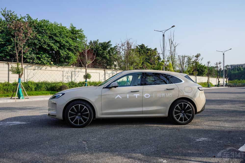 2023���I���a(ch��n)SUV ���������@3�� ���g��