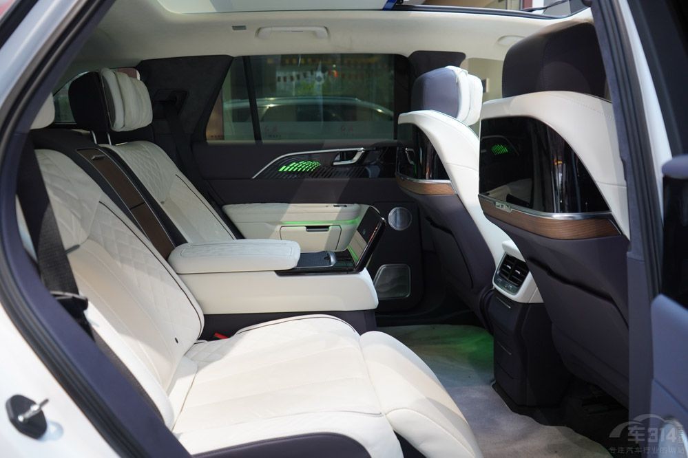 ����U8�I(l��ng)� ������a(ch��n)SUV�P�c �|(zh��)���^Ӳ