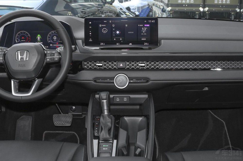 B級(jí)車的決賽圈 新一代蒙迪歐對(duì)比新款雅閣 B級(jí)車的決賽圈 新一代蒙迪歐對(duì)比新款雅閣