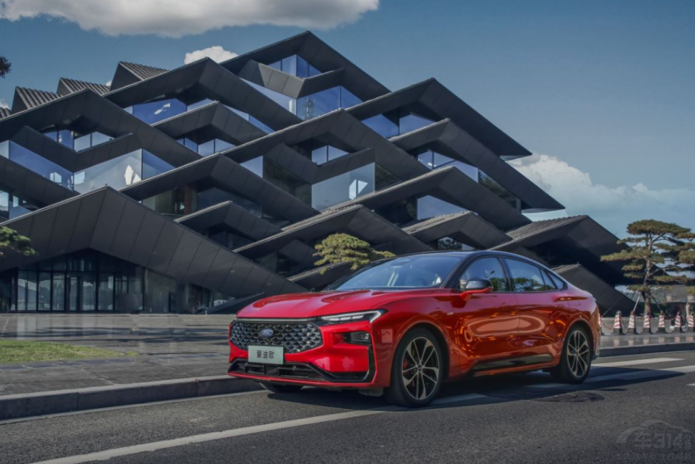 B級(jí)車的決賽圈 新一代蒙迪歐對(duì)比新款雅閣 B級(jí)車的決賽圈 新一代蒙迪歐對(duì)比新款雅閣