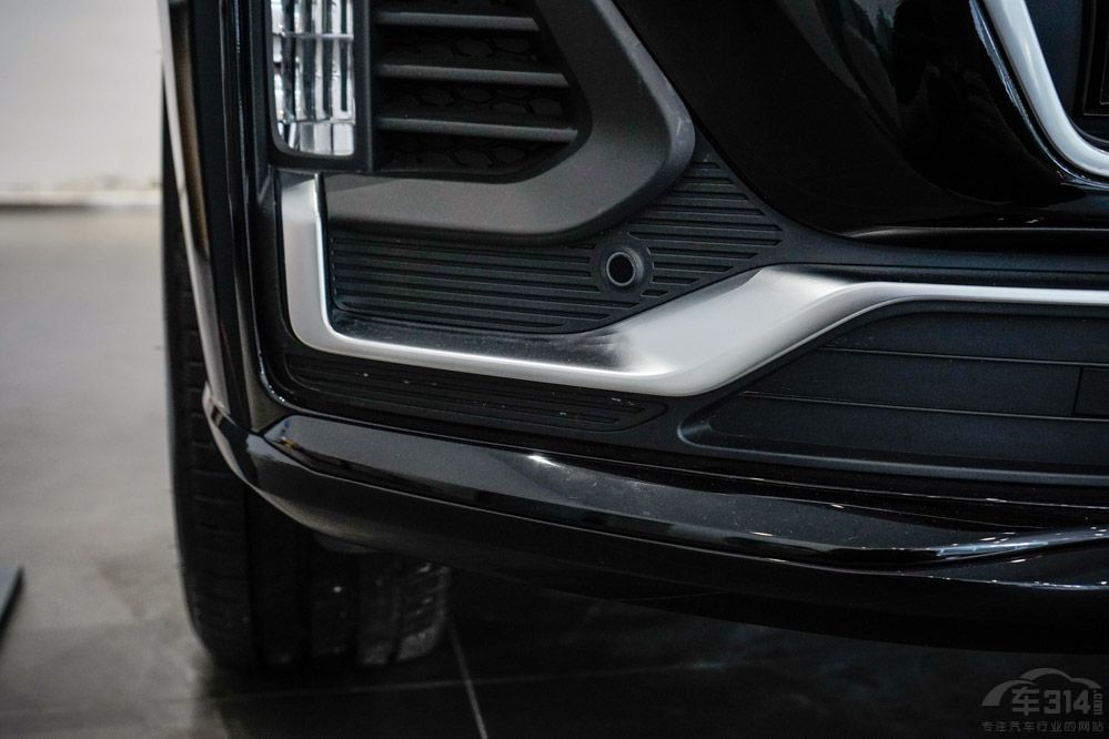 ��Ʒ�|(zh��)����SUV֮������;�����c�󱊔�Ѳ