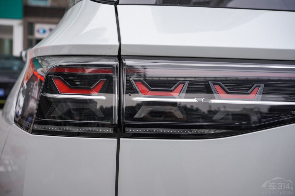 ��Ʒ�|(zh��)����SUV֮������;�����c�󱊔�Ѳ