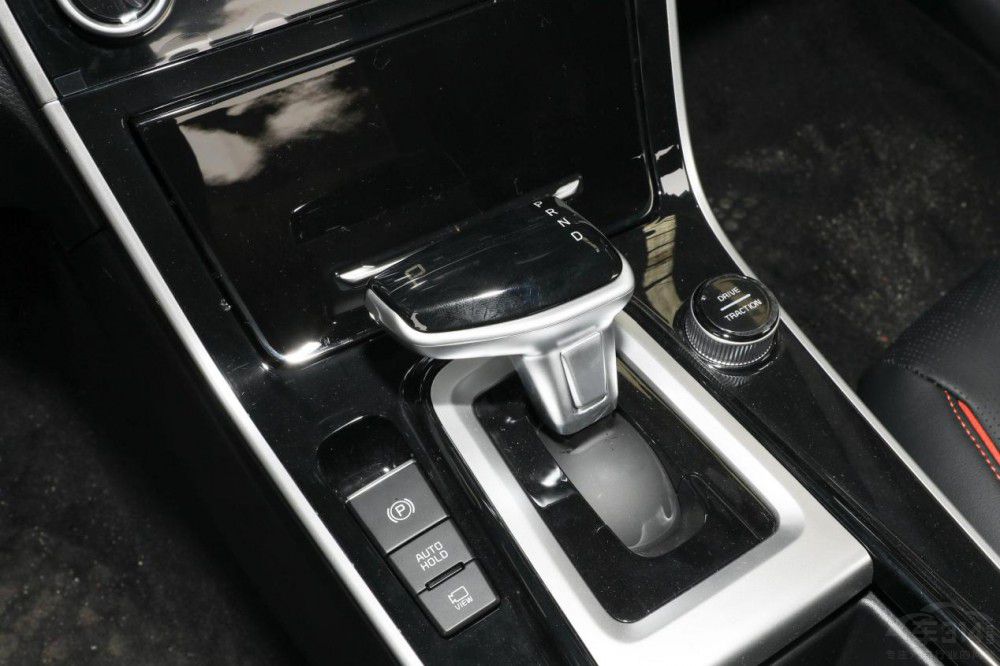 10�f��SUV�ěQِȦ ����ِ�D˹����XR-V