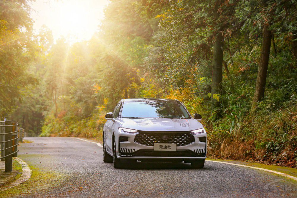 ���ɵϚW�ͱ������w���YB��܇�Ę˗U֮��