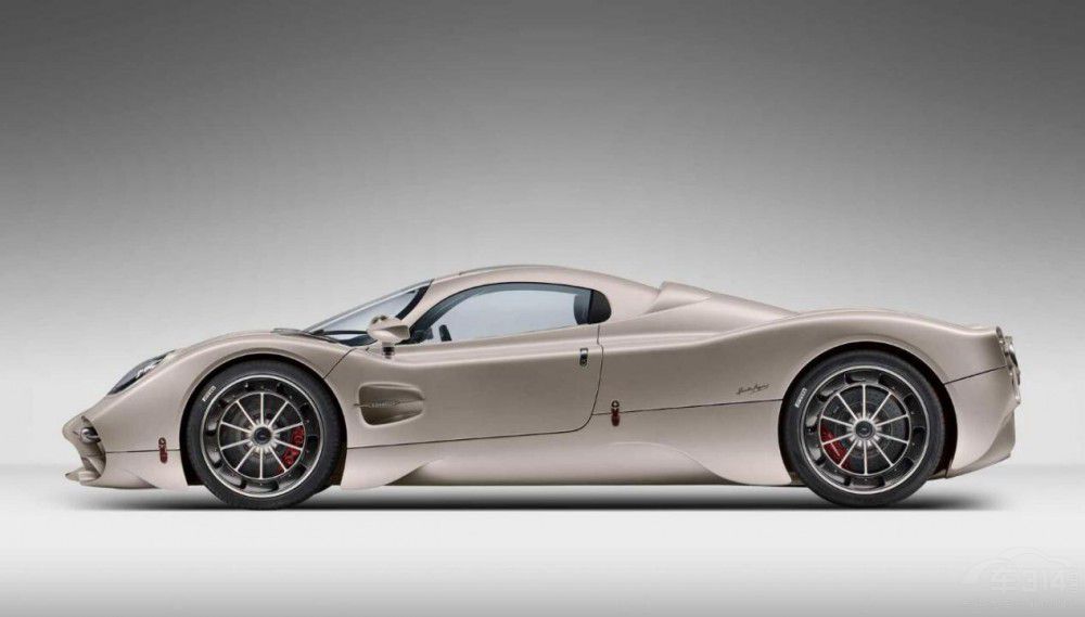 時尚是個輪回 帕加尼Utopia重現(xiàn)經(jīng)典設(shè)計 時尚是個輪回 帕加尼Utopia重現(xiàn)經(jīng)典設(shè)計