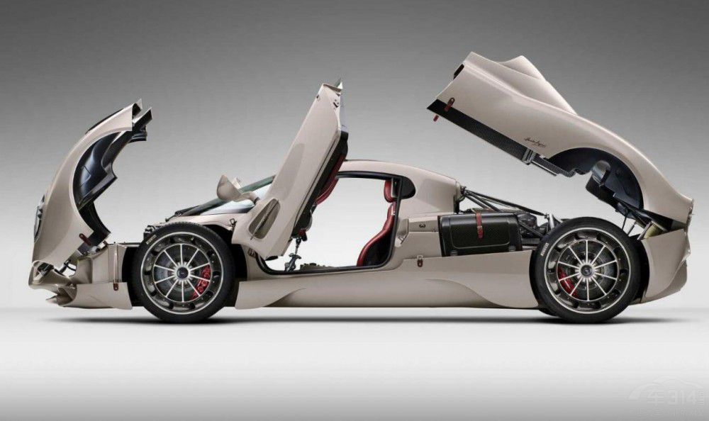 時尚是個輪回 帕加尼Utopia重現(xiàn)經(jīng)典設(shè)計 時尚是個輪回 帕加尼Utopia重現(xiàn)經(jīng)典設(shè)計