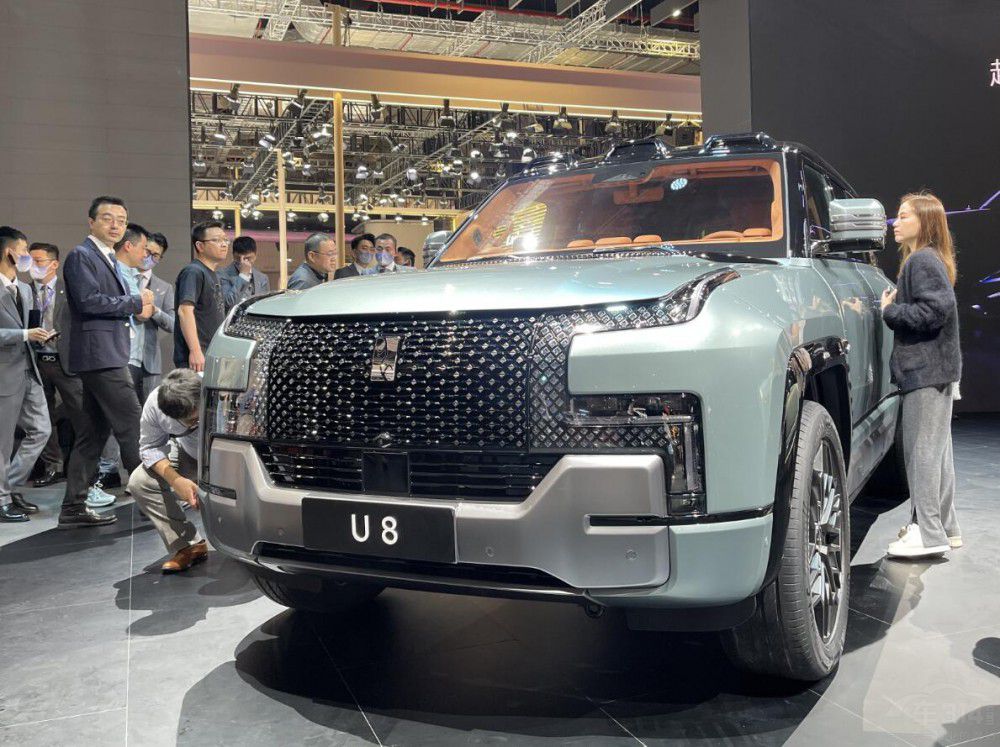 8�����Ҍ����еĎ׿�Ӳ��SUV  ��ϲ�g�l(shu��)��