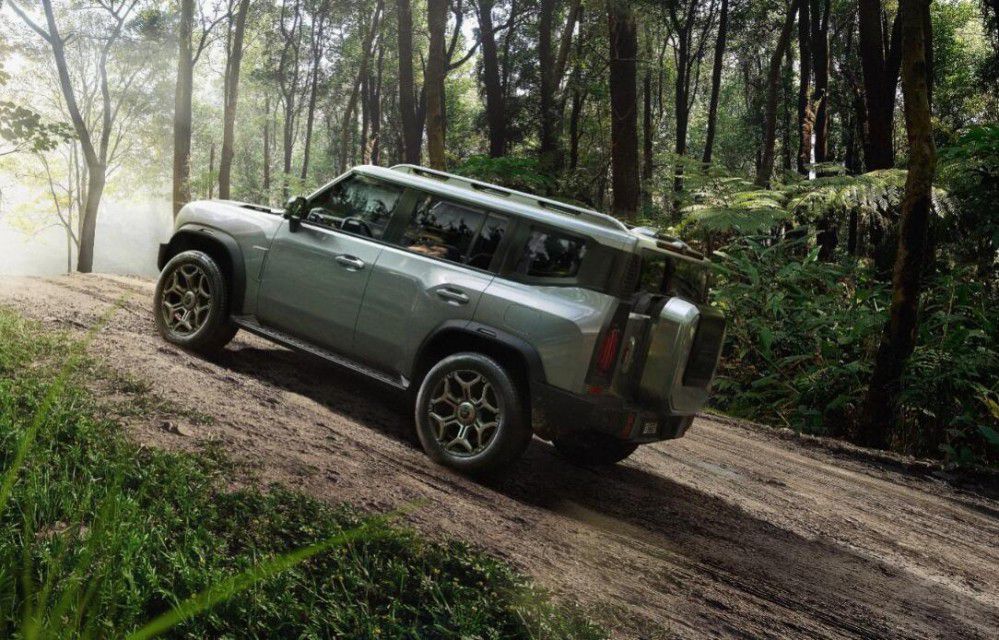 8�����Ҍ����еĎ׿�Ӳ��SUV  ��ϲ�g�l(shu��)��